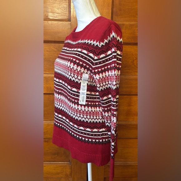 Croft & Barrow Women’s Red Patterned Sweater - Picture 2 of 7